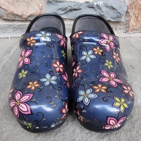 Dansko XP Floral Navy patent leather  clogs - Picture 5 of 13